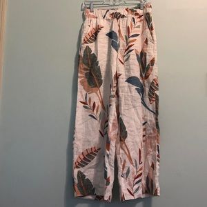 Wide leg, plant pants